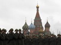 russian-man-nails-testicles-on-red-square-pavement