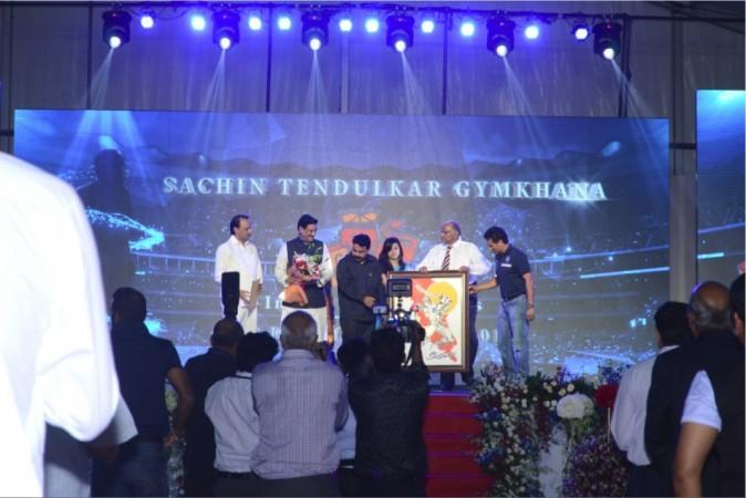 Sachin Tendulkar felicitated by the Mumbai Cricket Association (MCA). Sachin Tendulkar