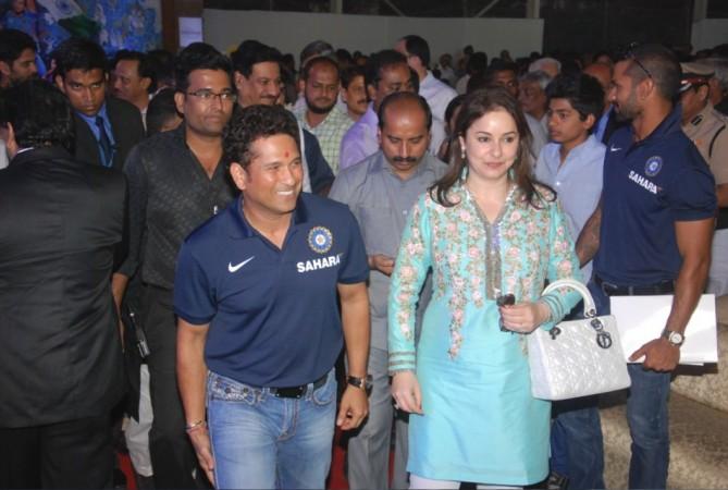 Sachin Tendulkar felicitated by the Mumbai Cricket Association (MCA). Sachin Tendulkar, Anjali