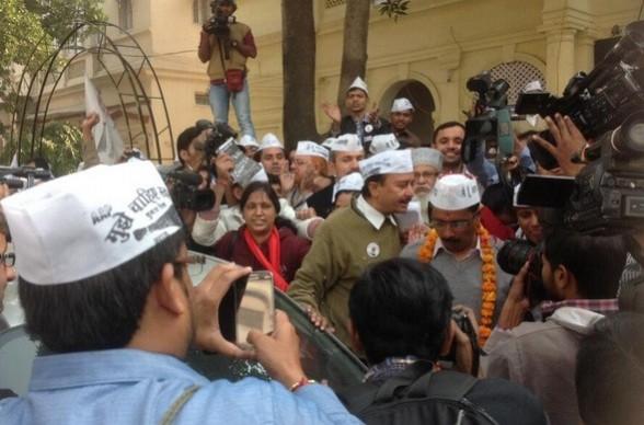 Arvind Kejriwal leaves his office to file nomination at Jamnagar house, Delhi Arvind Kejriwal leaves his office to file nomination at Jamnagar house, Delhi