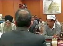 delhi-cm-arvind-kejriwal-extreme-left