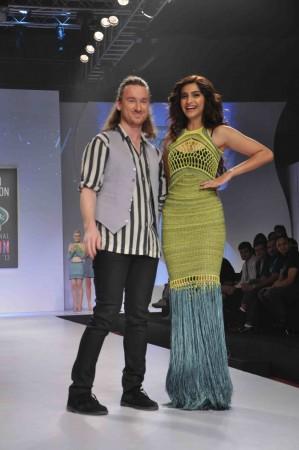 Sonam Kapoor at SIFW 2013 Sonam Kapoor