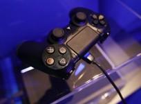 dualshock-4-at-the-sony-exhibition-during-gamescom-2013
