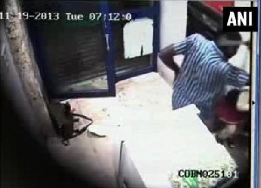 Man attacks woman with machete at ATM in Bangalore Man attacks woman with machete at ATM in Bangalore