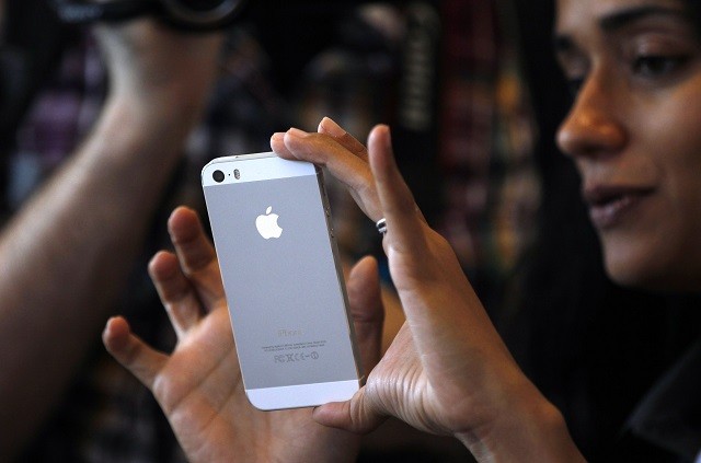 Apple Tipped To Debut Iphone Phablet In May Iphone 6 Aka Air In