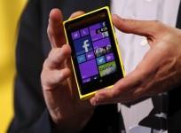 nokia-lumia-920-featuring-windows-phone-8-during-an-event-in-san-francisco