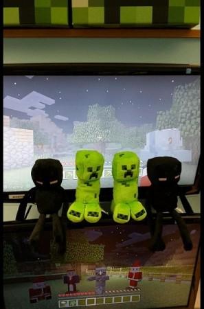 4J Studios teases Minecraft port for PS3/PS4. (Twitter) Minecraft