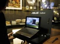 asus-padfone-on-display-during-mobile-world-congress-event-in-barcelona
