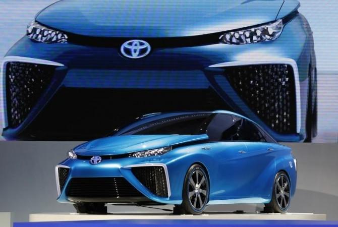 Toyota Motor Corp's FCV concept car is seen at the 43rd Tokyo Motor Show in Tokyo November 20, 2013. Toyota wants this on the road by 2015.(Reuters) Toyota Motor Corp's FCV concept car is seen at the 43rd Tokyo Motor Show in Tokyo November 20, 2013. Toyota wants this on the road by 2015