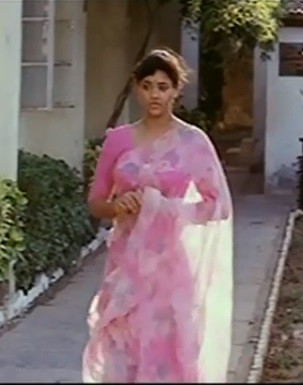 Screensshot from Karna film (YouTube)