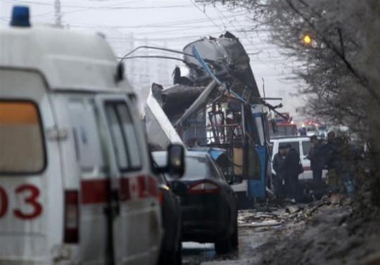 Members of the emergency services work at the site of a bomb blast on a trolleybus in Volgograd December 30, 2013. Members of the emergency services work at the site of a bomb blast on a trolleybus in Volgograd December 30, 2013.