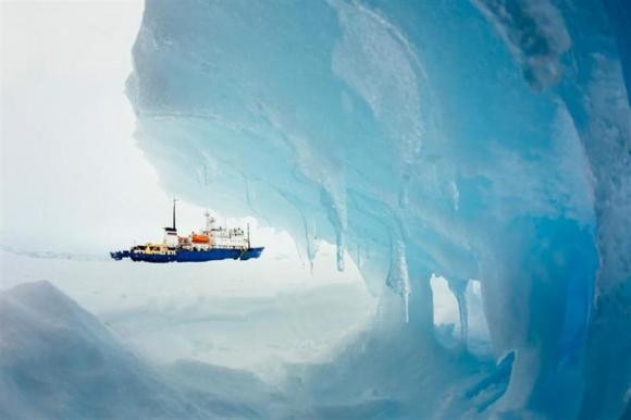 The MV Akademik Shokalskiy is pictured stranded in ice in Antarctica, December 29, 2013.