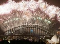 fireworks-explode-over-sydney-harbour-at-midnight-ushering-in-the-new-year-in-sydney-reuters