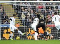 manchester-city-fernandinho-swansea