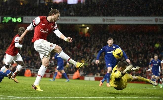 Nicklas Bendtner Arsenal Cardiff Marshall