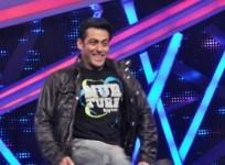 salman-khan-dancing-on-nach-baliye