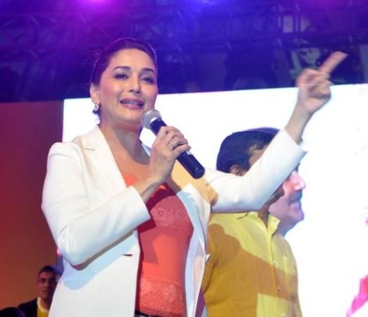 The contestant at Spinnathon 2014 Madhuri Dixit at Spinnathon 2014