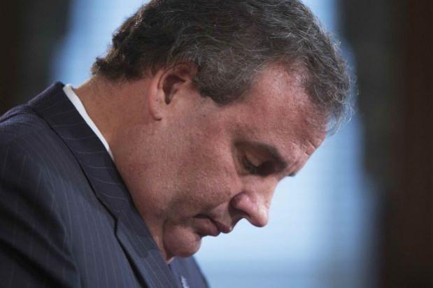 New Jersey Governor Chris Christie reacts during a news conference in Trenton January 9, 2014. REUTERS New Jersey Governor Chris Christie reacts during a news conference in Trenton January 9, 2014. REUTERS