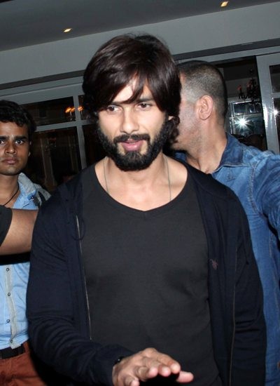 Shahid Kapoor at a bar launch Shahid Kapoor at a bar launch