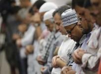 muslims-offering-prayer-at-the-islamic-center-of-murfreesborotennessee