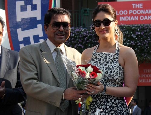 Kareena Kapoor at Mid Day trophy race event Kareena Kapoor at Mid Day trophy race event