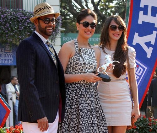 Kareena,Hazel Keech and VJ Andy at Mid Day trophy race event Kareena,Hazel Keech and VJ Andy at Mid Day trophy race event
