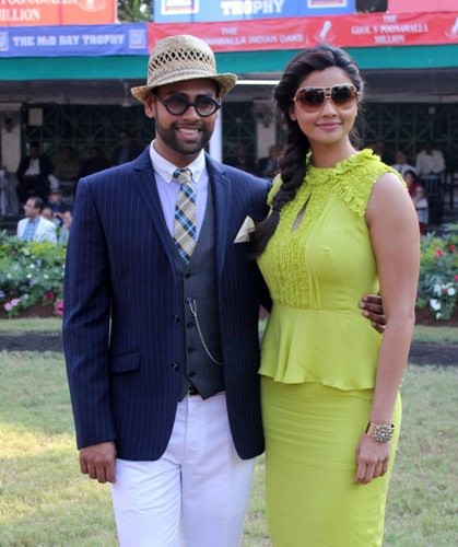 Daisy Shah and VJ Andy at Mid Day trophy race event Daisy Shah and VJ Andy at Mid Day trophy race event