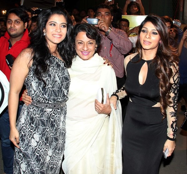 Kajol and Tanisha with mother Tanuja at  59th Idea Filmfare Awards