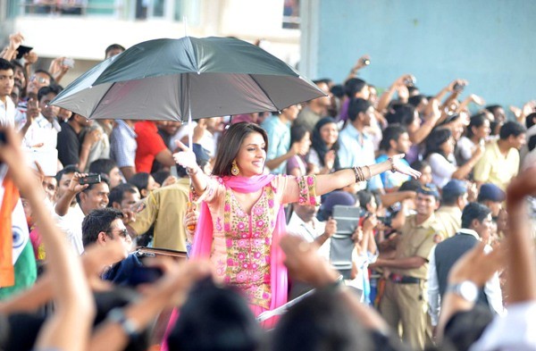 Aarti Chhabria at Mumbai’s Republic Day parade Aarti Chhabria at Mumbai’s Republic Day parade