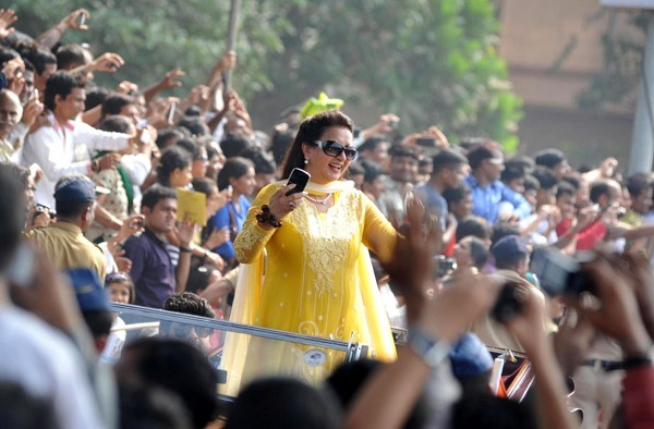 Poonam Dhillon at Mumbai’s Republic Day parade Poonam Dhillon at Mumbai’s Republic Day parade