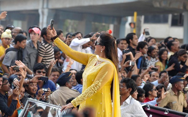 Poonam Dhillon at Mumbai’s Republic Day parade Poonam Dhillon at Mumbai’s Republic Day parade