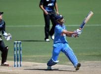 ms-dhoni-india-luke-ronchi-new-zealand