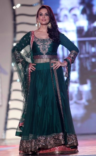 Celeb walk for Malhotra's at lilavati hospital's ‘Save the Girl Child’ event