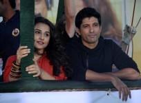 vidya-and-farhan-promote-shaadi-ke-side-effects-on-an-hot-air-balloon