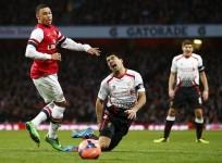 alex-oxlade-chamberlain-luis-suarez-arsenal-liverpool