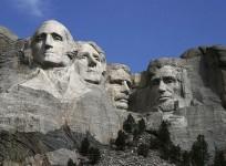 mount-rushmore-monument-wikicommons