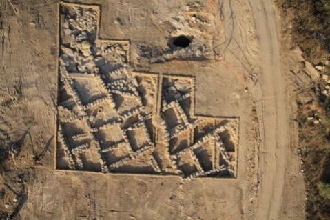 Aerial photographs (Skyview, courtesy of the Israel Antiquities Authority) Aerial photographs (Skyview, courtesy of the Israel Antiquities Authority)