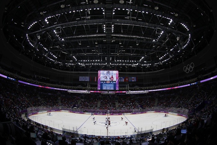 Overall view of the opening face off at the women's ice hockey final between Team USA and Canada at the 2014 Sochi Winter Olympics, 20 February. A View