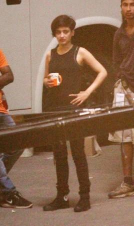Akshara Haasan on Sets of Balki's Film (Varinder Chawla) Akshara Haasan on Sets of Balki's Film (Varinder Chawla)