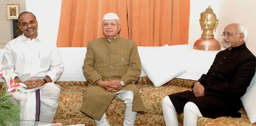 N.D Tiwari (centre)