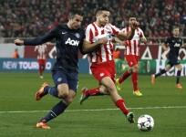 robin-van-persie-manolas-manchester-united-olympiakos