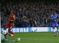 etoo-chelsea-muslera-galatasaray