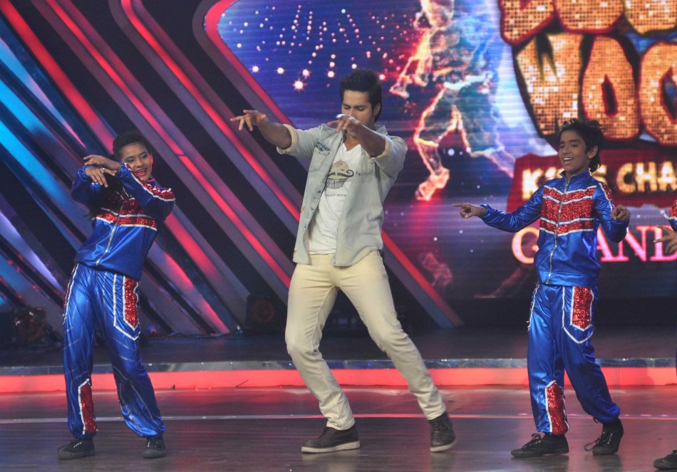 Amitabh Bachchann, Varun, Ileana and Nargis at Boogie Woogie Grand Finale