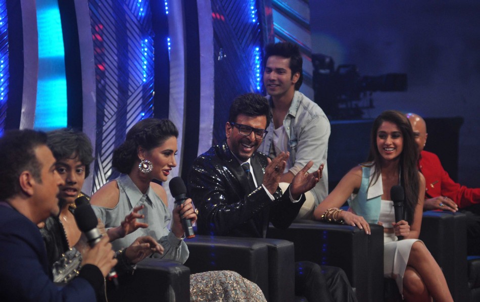 Amitabh Bachchann, Varun, Ileana and Nargis at Boogie Woogie Grand Finale