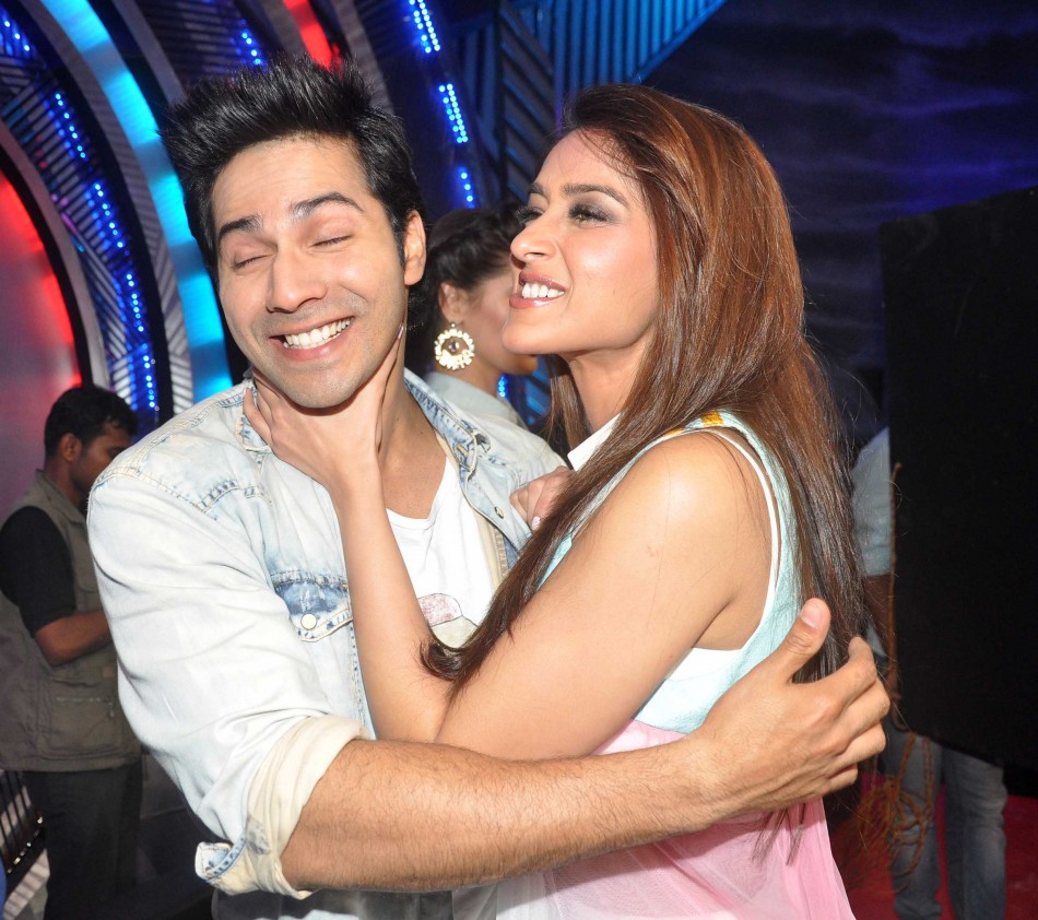 Amitabh Bachchann, Varun, Ileana and Nargis at Boogie Woogie Grand Finale