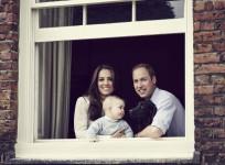 britain039s-prince-william-catherine-duchess-of-cambridge-and-their-son-prince-george-are-seen-in-this-photograph-taken-in-kensington-palace-london
