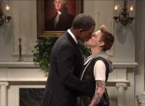 obama-bieber-kiss