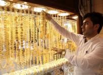 gold-near-two-week-high-as-ukraine-tensions-boost-safe-haven-bids