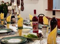 passover-also-known-as-pesach-is-the-major-jewish-festival-that-begins-on-14-april-2014-here-are-the-top-interesting-facts-and-10-quotes-and-sayings-to-share-the-picture-shows-a-table-set-for-a-passover-meal-photo-wiki-commons