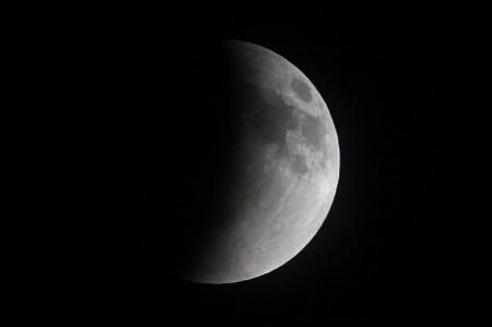 A shadow falls on the moon as it undergoes a total lunar eclipse as seen from Mexico City (Reuters) A shadow falls on the moon as it undergoes a total lunar eclipse as seen from Mexico City (Reuters)